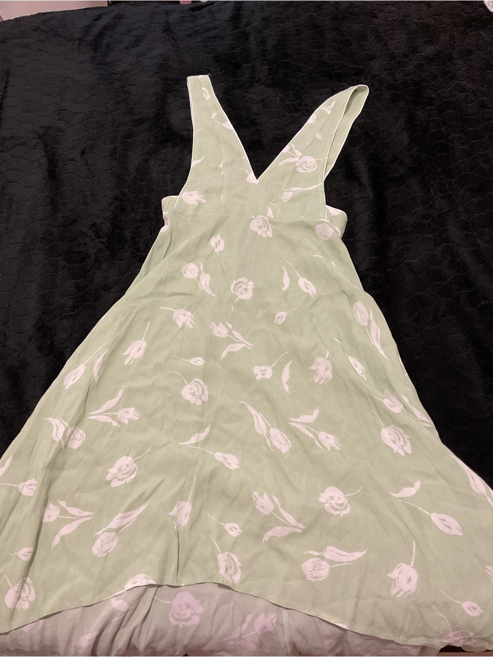 Size Medium Forever 21 Light Green Floral Midi Dress